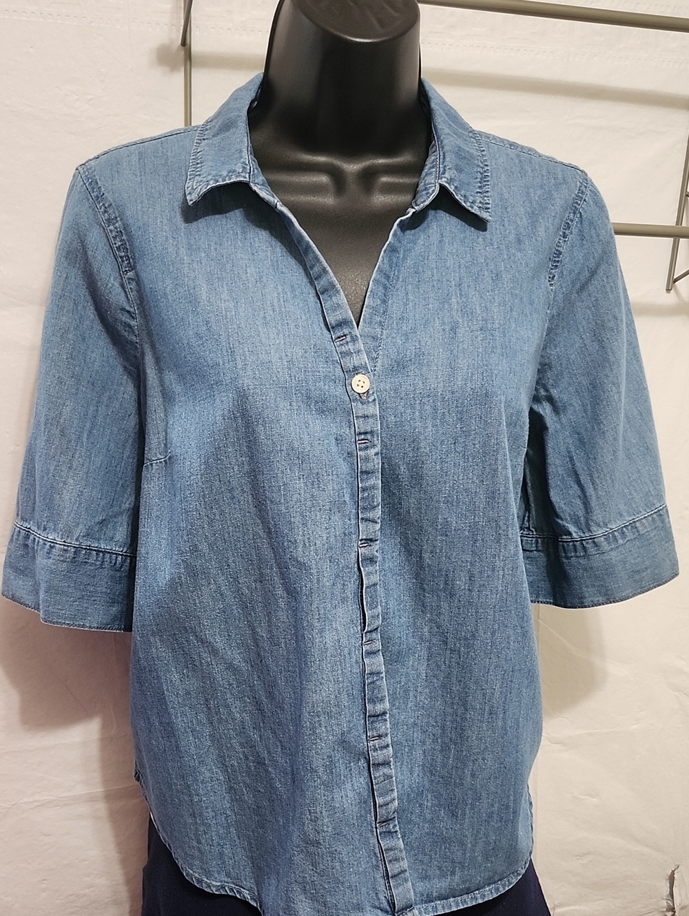 EUC SzS J. Crew Light Blue Denim Button-Down Shirt
